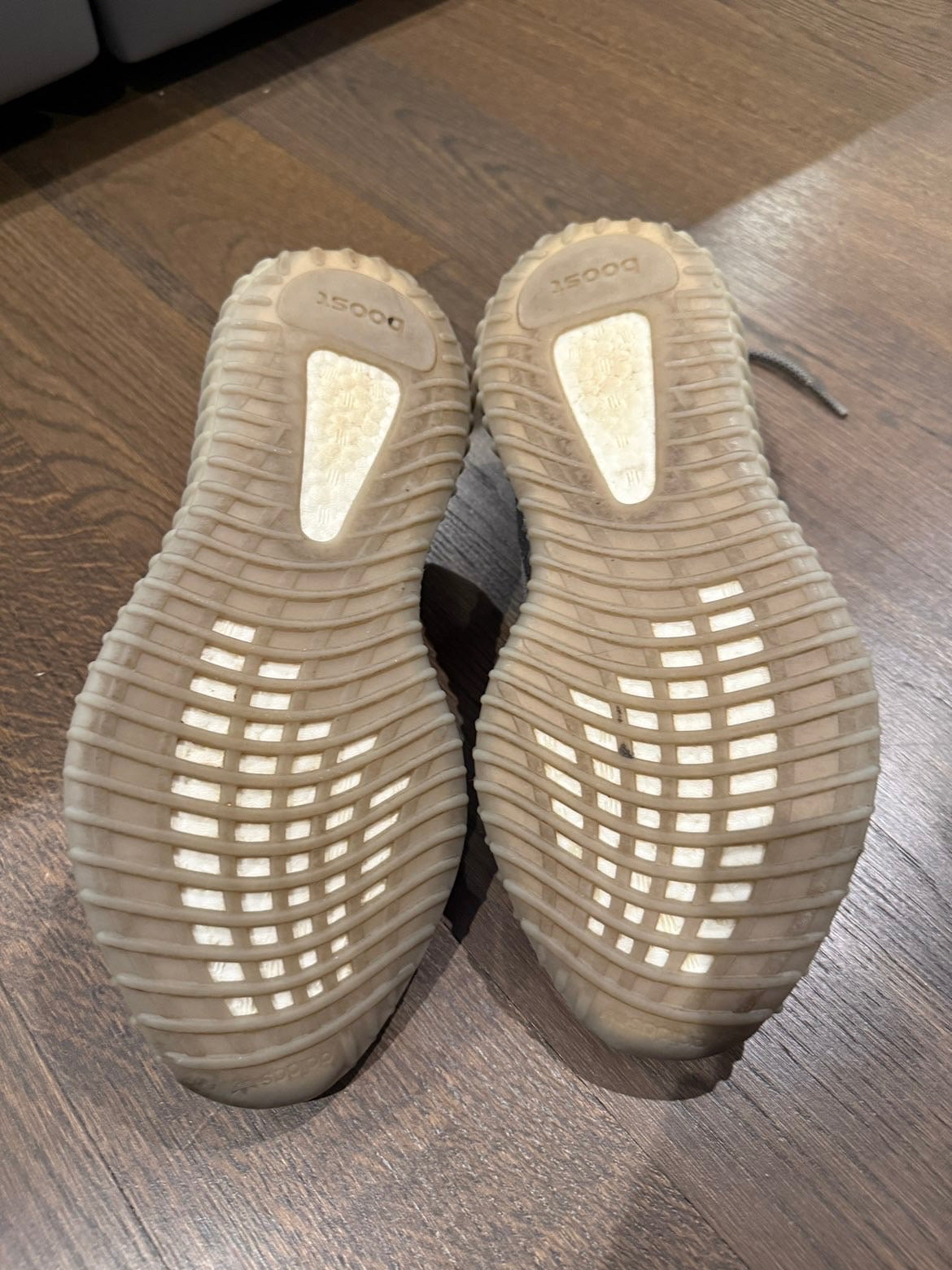 Yeezy 350 "Beluga V2" (NO BOX)