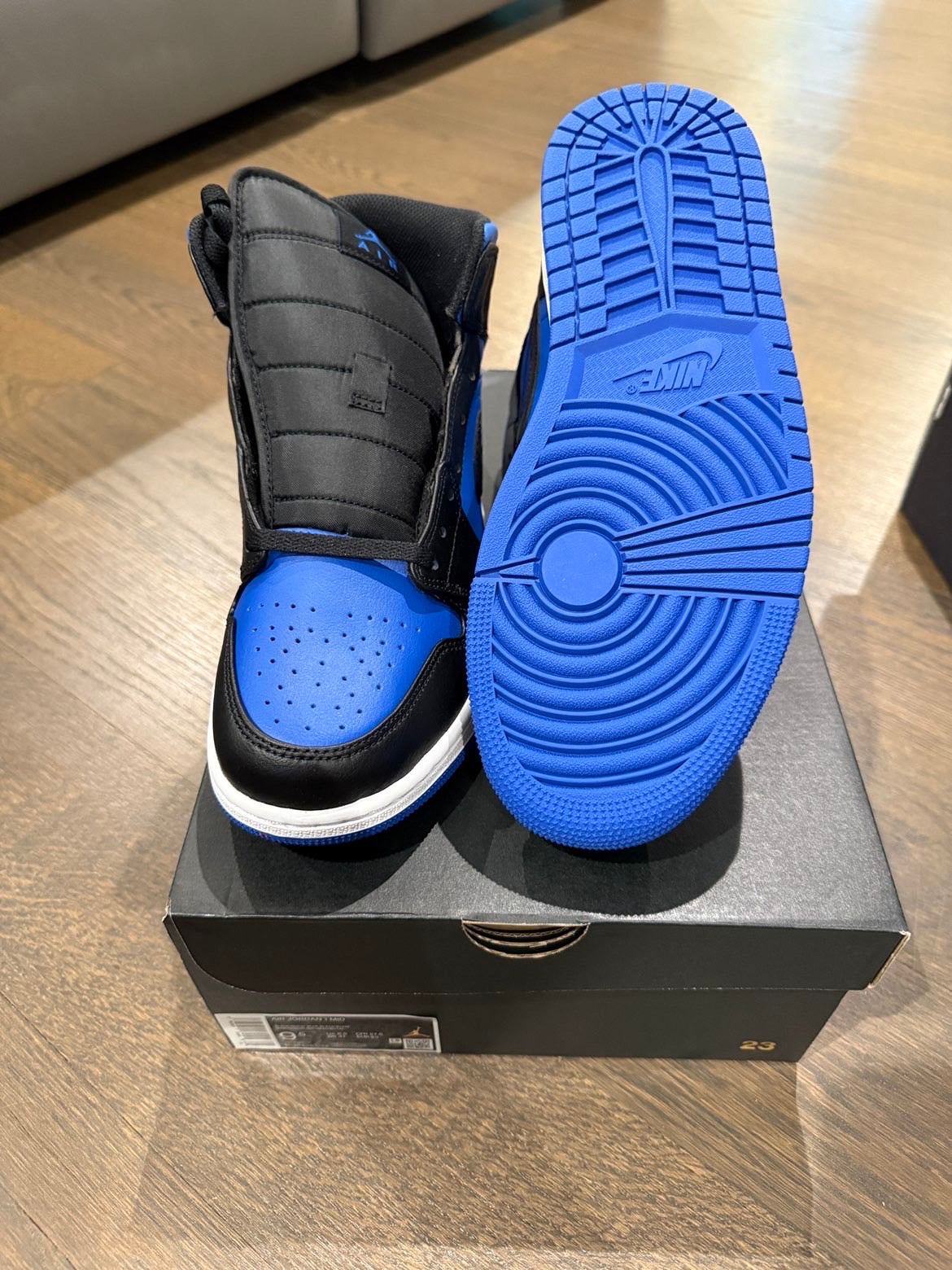 Air Jordan 1 Mids "Royal Blue"